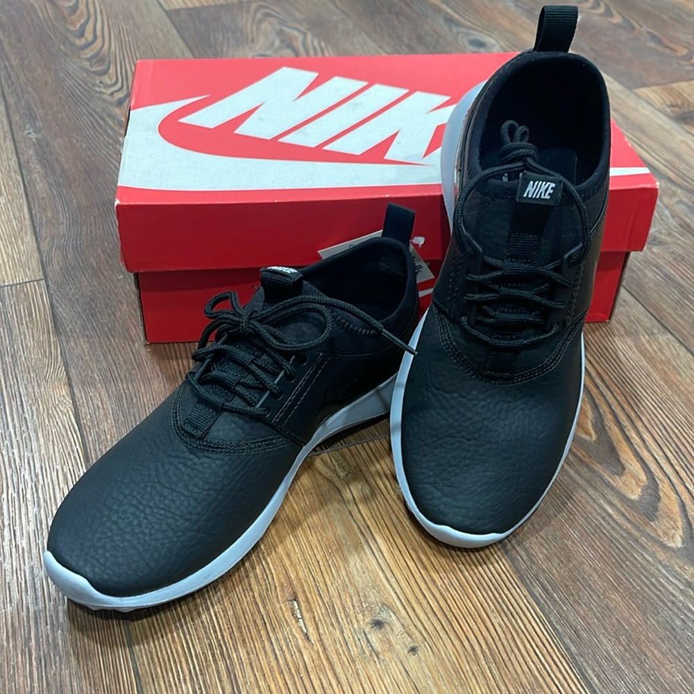 NWT Nike Leather sneaker women’s